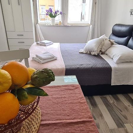 Old Square View Apartment Split Bagian luar foto