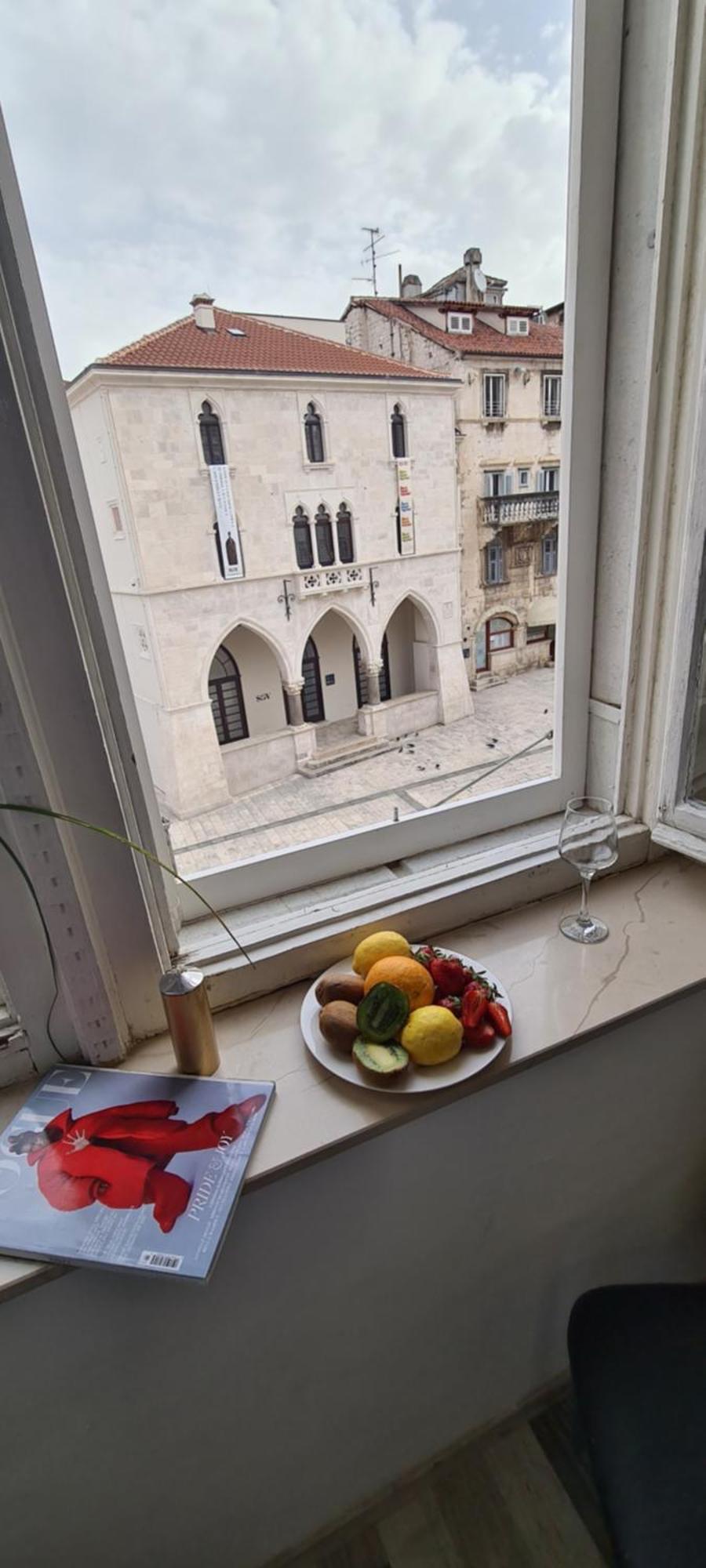 Old Square View Apartment Split Bagian luar foto