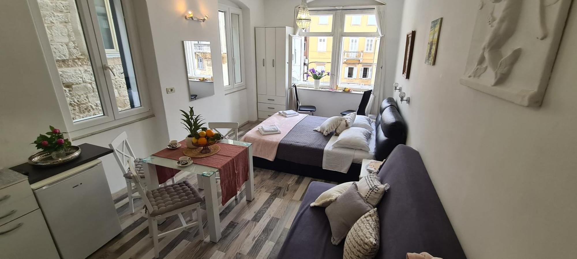 Old Square View Apartment Split Bagian luar foto