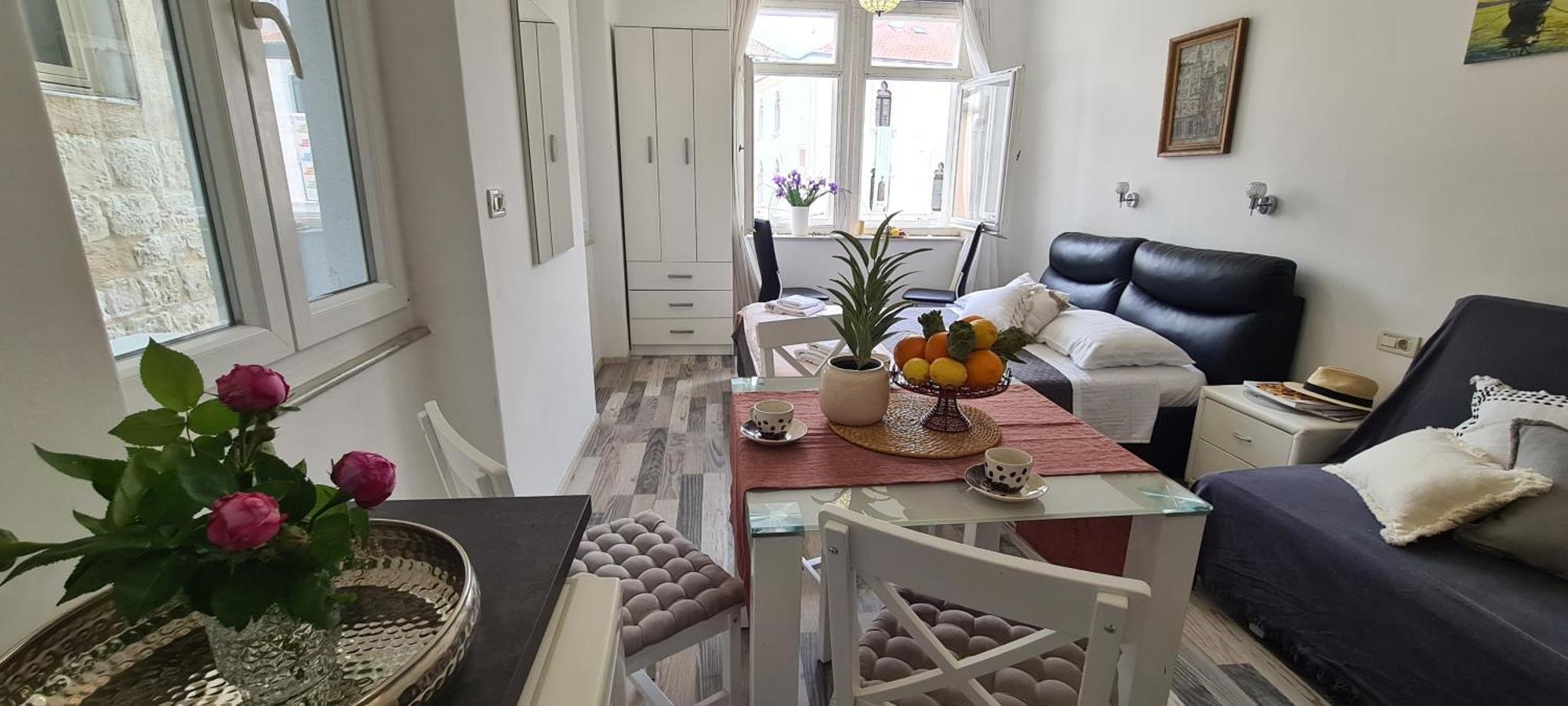 Old Square View Apartment Split Bagian luar foto