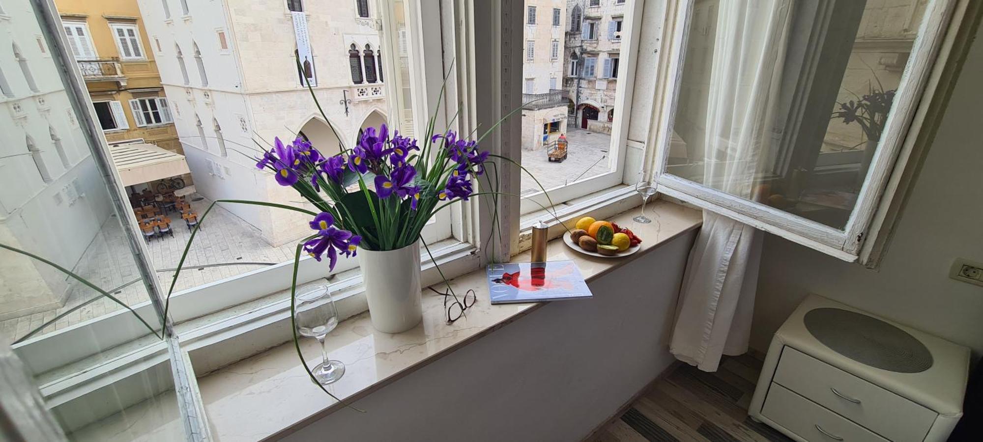 Old Square View Apartment Split Bagian luar foto