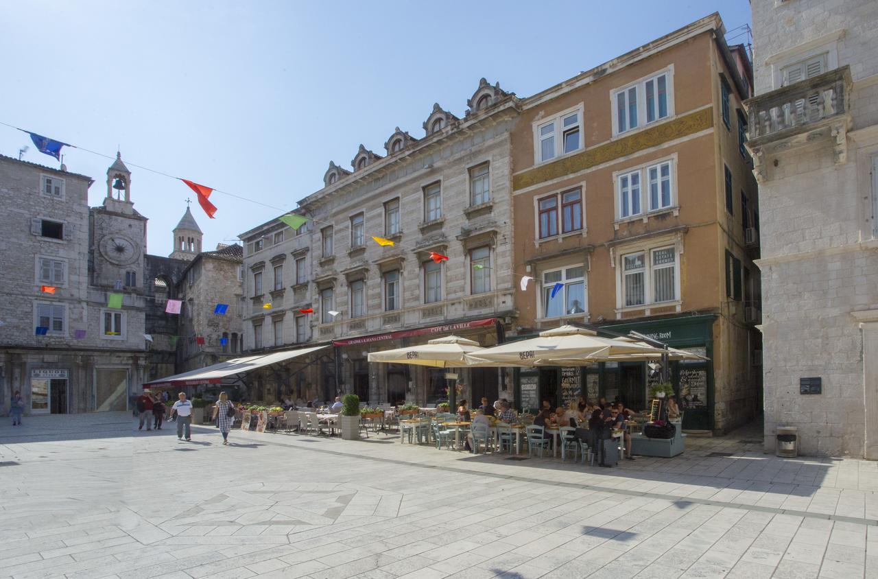Old Square View Apartment Split Bagian luar foto