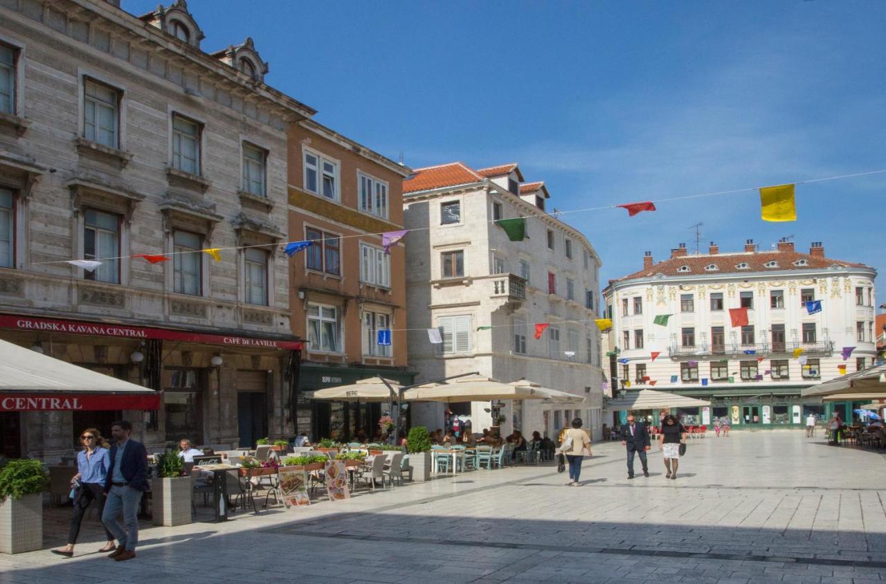 Old Square View Apartment Split Bagian luar foto